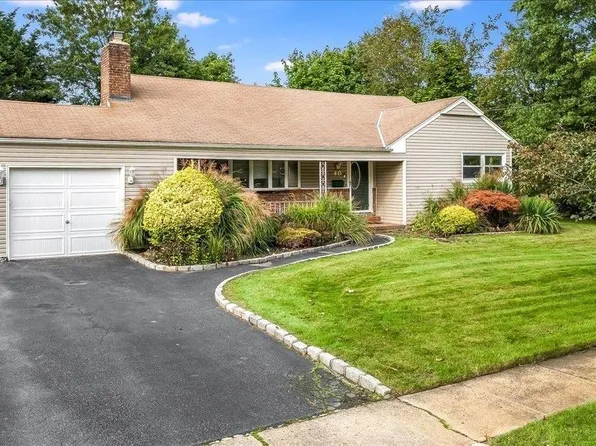 40 Morton Avenue, Massapequa, NY 11758