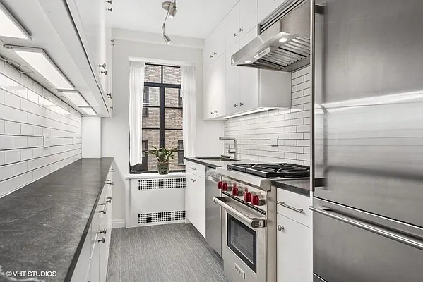 Sold by Digs Realty Group | media 14