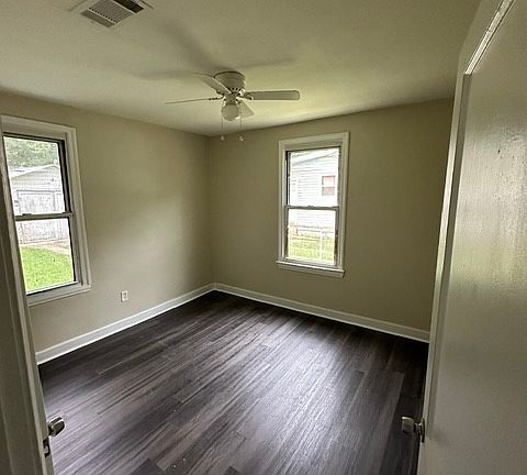 5th image of 5154 Bradley St