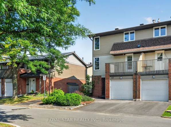 3205 Uplands Dr #43, Ottawa, ON K1V 9T4