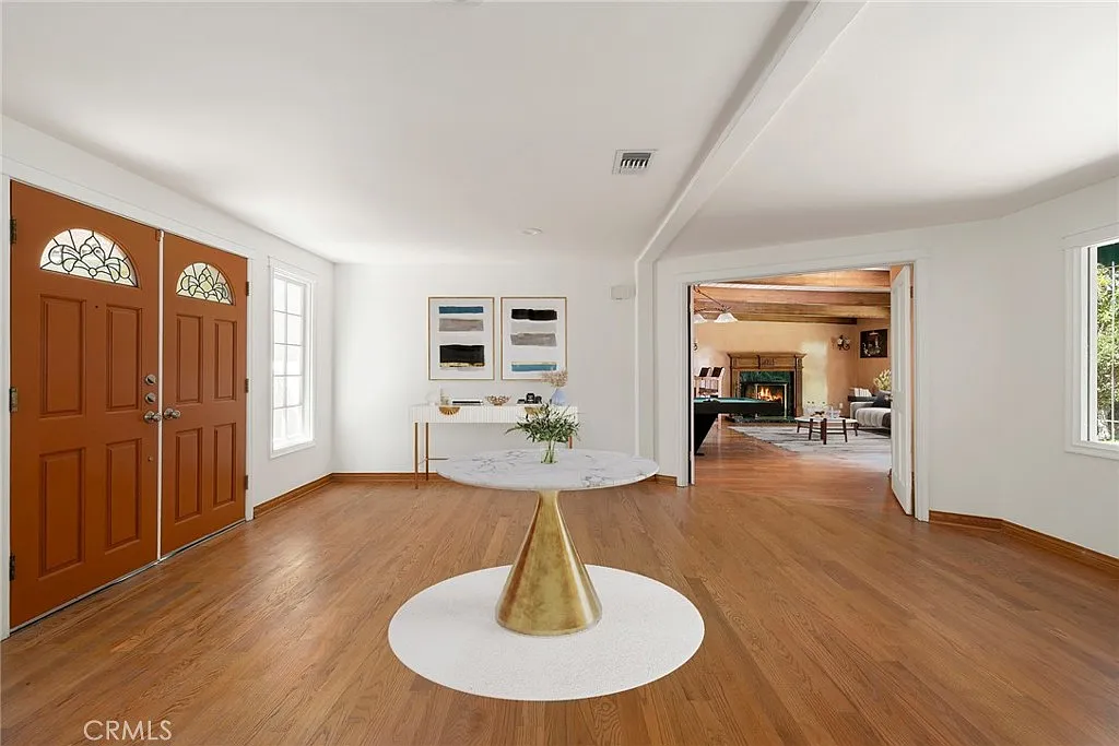 6 bed, 4309 sqft, $10,000 — Photo 4