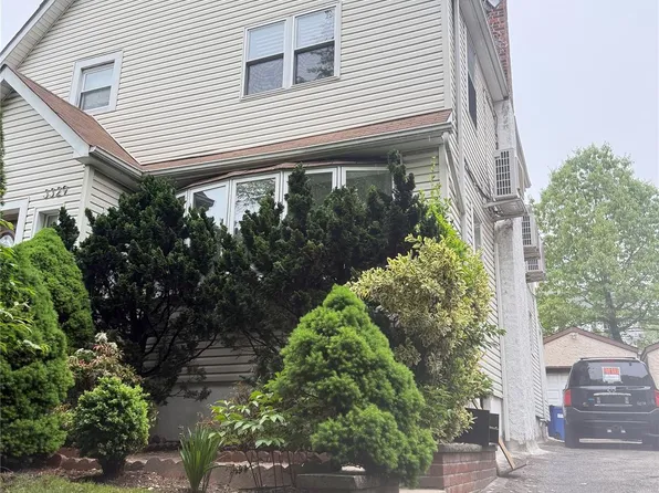 33-29 166 Street, Flushing, NY 11358