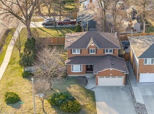 87 Republic Ave, Hamilton, ON L9B2G7