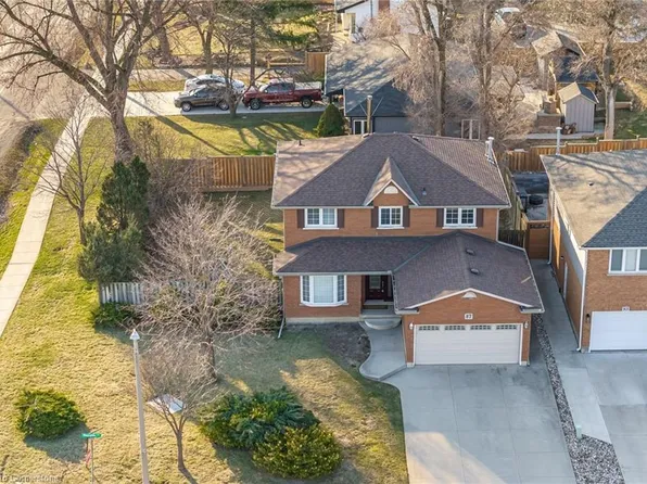 87 Republic Ave, Hamilton, ON L9B 2G7