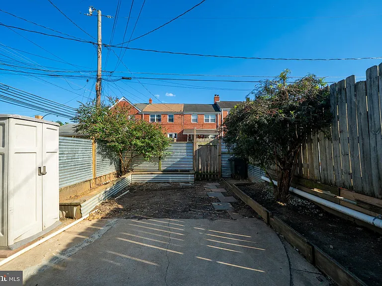 705 Eastshire Dr — Photo 31