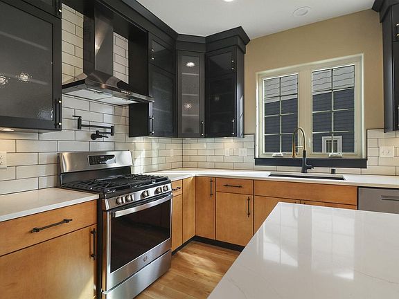 5th image of 4751 98th STREET
