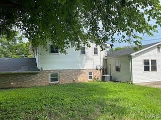 2nd image of 735 Strawberry Ln