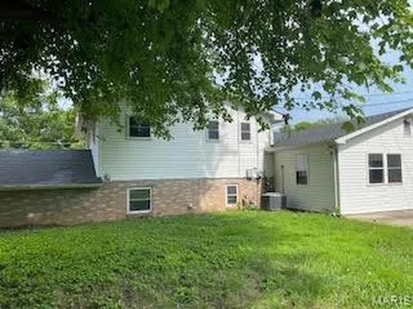 735 Strawberry Ln, Jackson, MO 63755