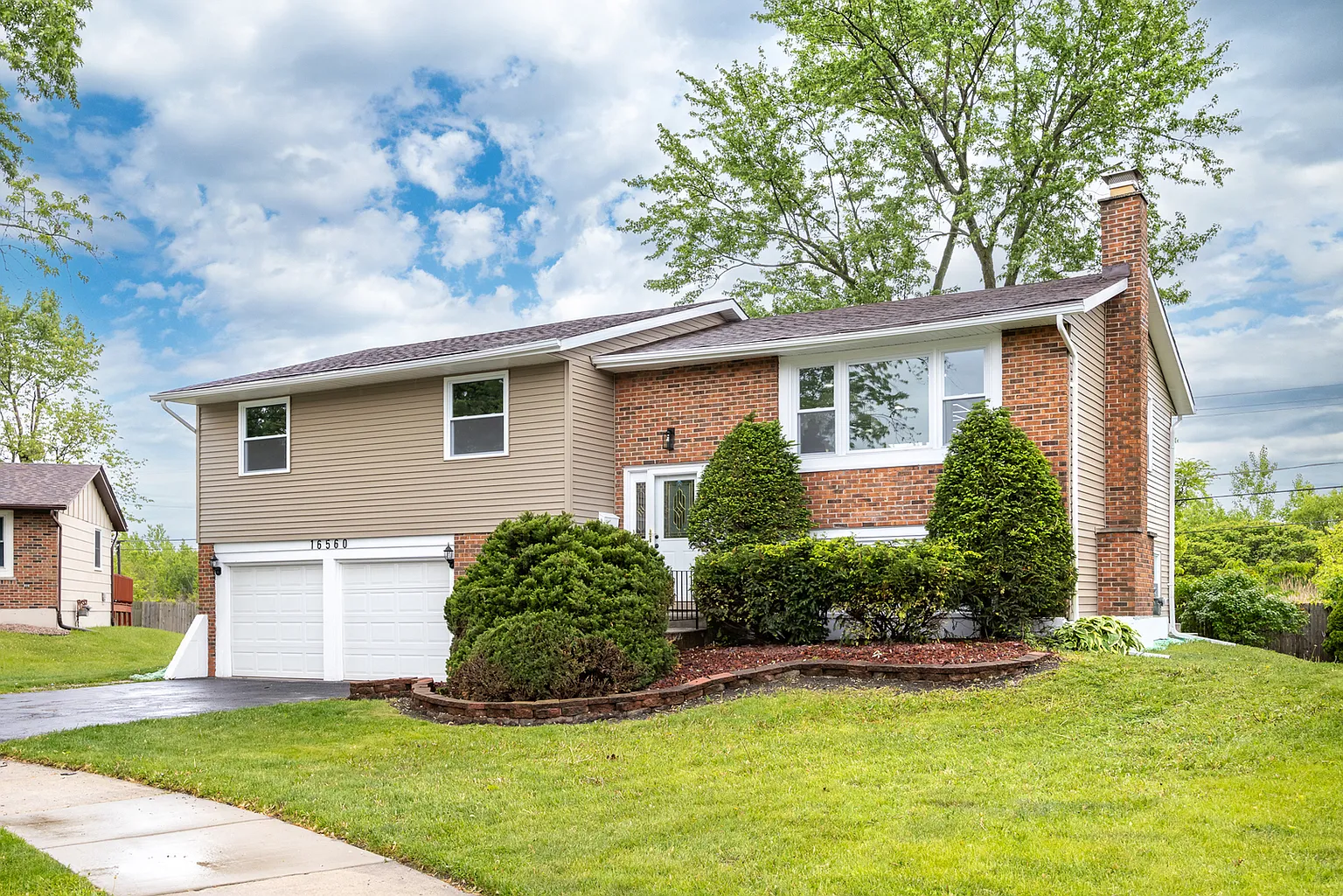 16560 Woodlawn West Ave photo 1