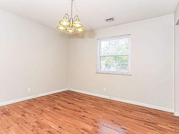 5th image of 8585 Sunlight Dr