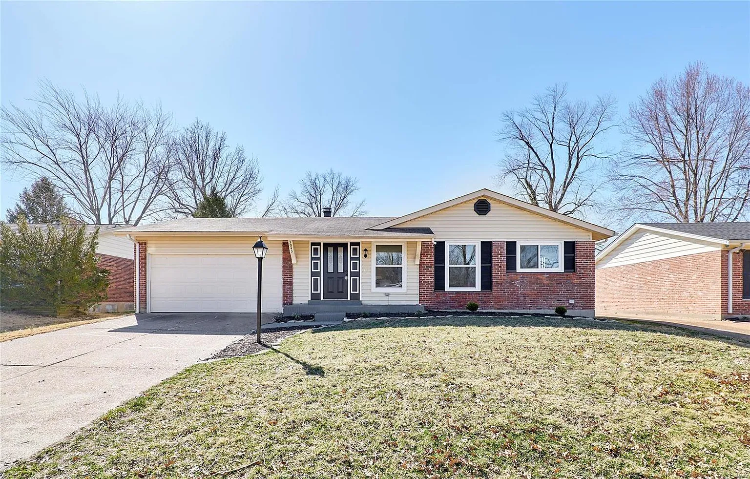 3043 Aberdeen Dr photo 1