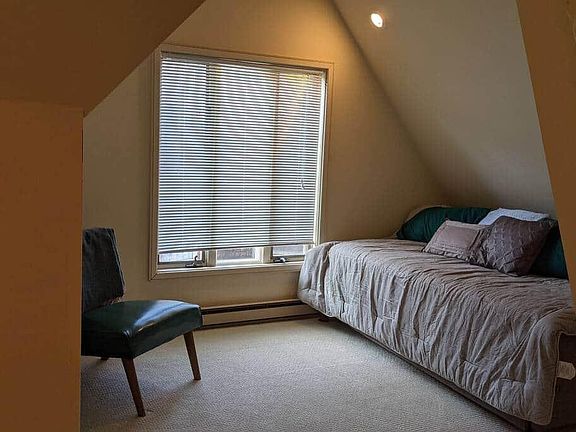 Alcove on 3rd floor with daybed