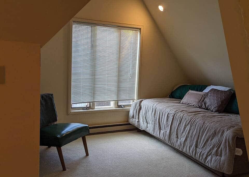 Alcove on 3rd floor with daybed