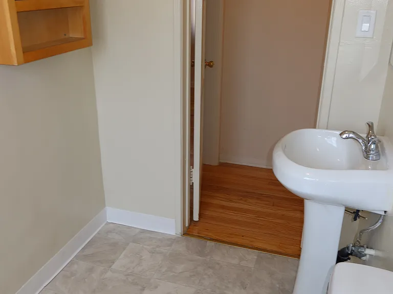 400 S Camden Dr #8 — Photo 10