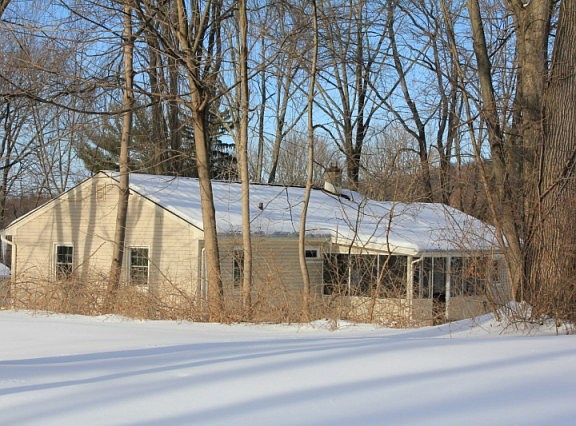 2nd image of 236 Sussex Ave