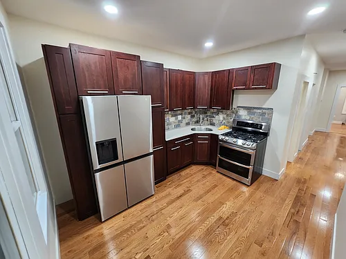 203 Custer Ave Photo 1