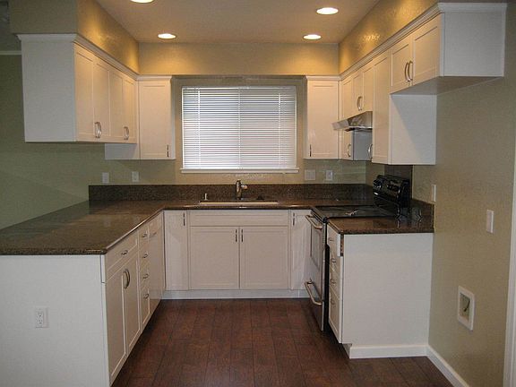 3rd image of 1813 Finch Dr