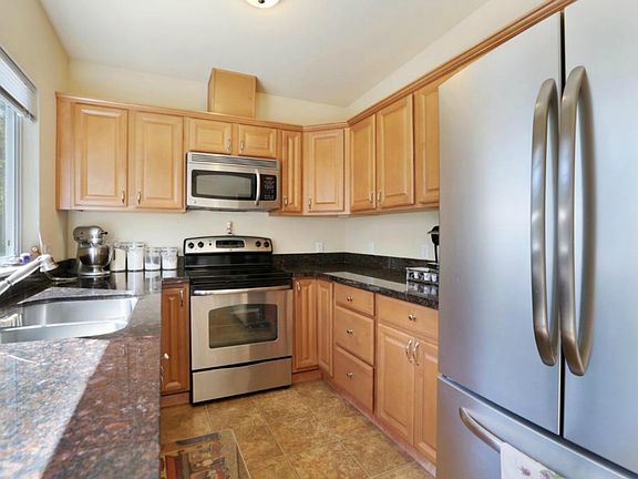 3rd image of 16421 NE 12th St