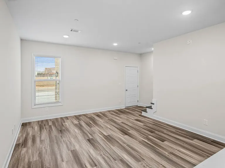 214 Franklin St #1 — Photo 7
