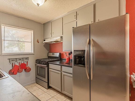 5th image of 2607 E 11th St