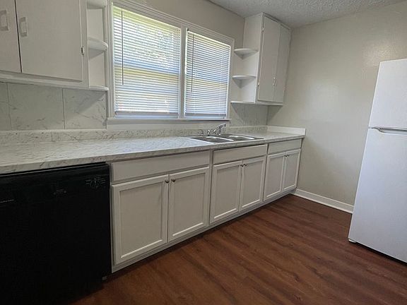 4th image of 1003 Meadow Dr NW
