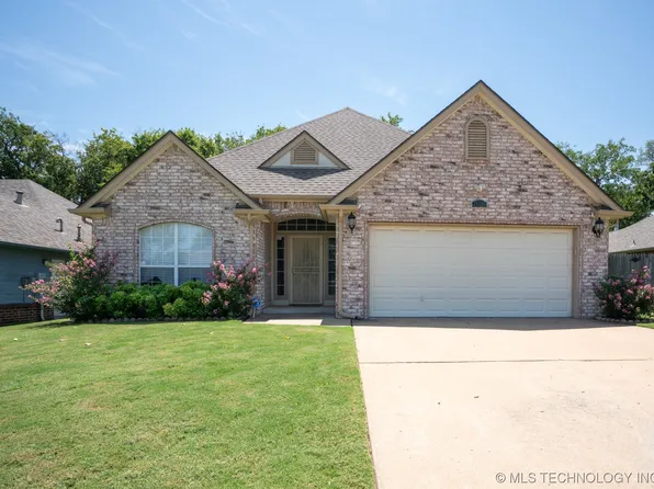 7920 E 27th Pl, Tulsa, OK 74129