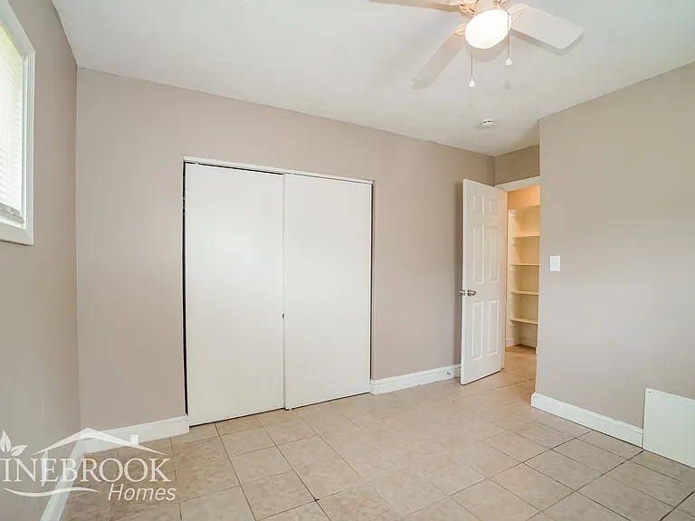 1747 Brentnell Ave — Photo 11