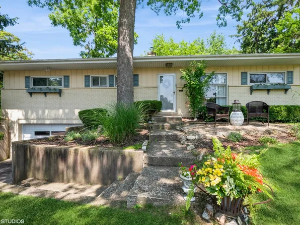 595 Ravinia Rd, Highland Park, IL 60035
