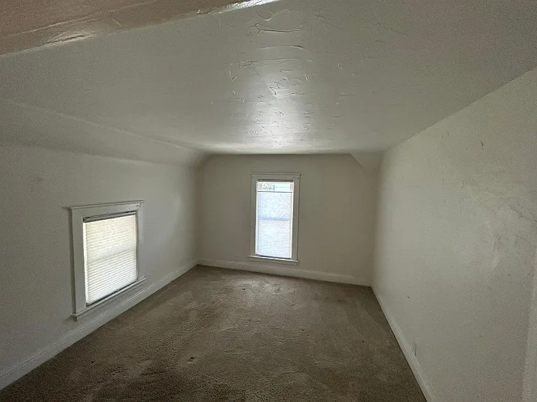 1004 Woodward Ave — Photo 23