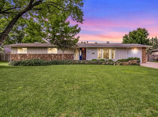 916 Trinity Dr, Newton, KS 67114