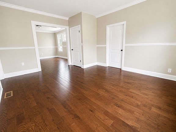 5th image of 281 Schley St Floor 1