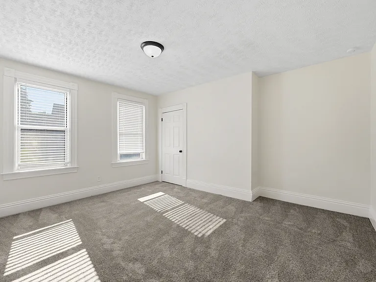 1642 Methyl St — Photo 17
