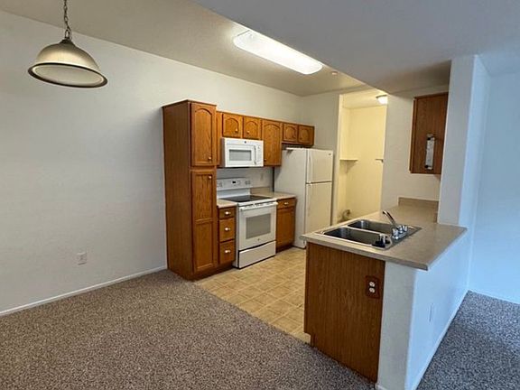 4th image of 41410 Juniper St Unit 914