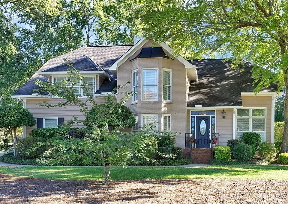 1st image of 155 Glenclairn Ct