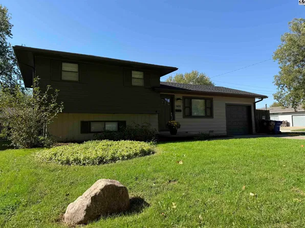 1407 N Grimes St, McPherson, KS 67460