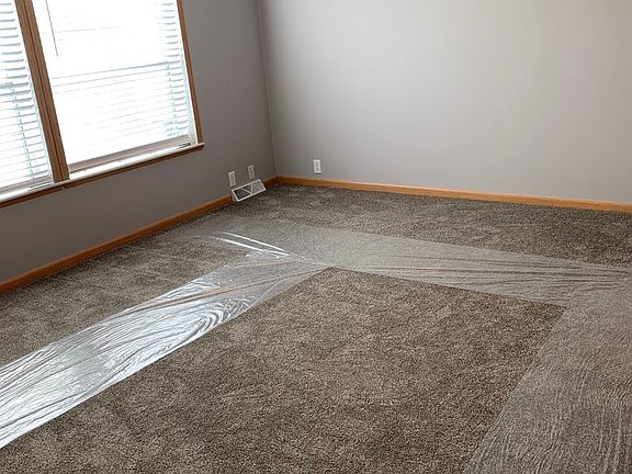 5th image of 1030 Apple Ln
