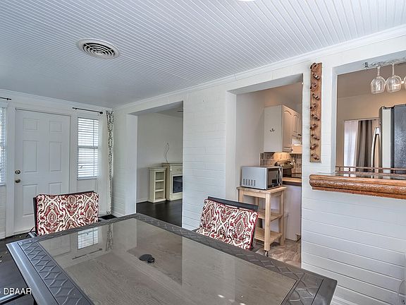 5th image of 934 S Beach St