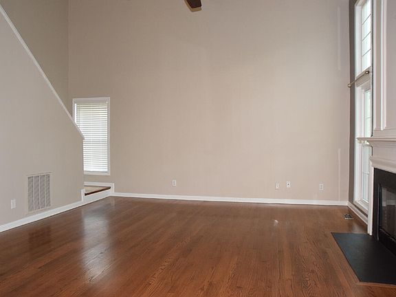 3rd image of 103 Ashley Brook Ct
