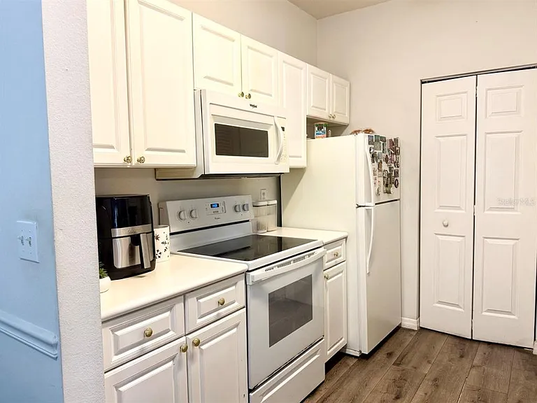 14304 Fredricksburg Dr #409 — Photo 7