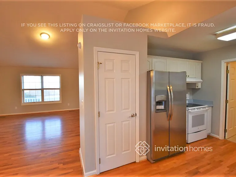 3996 Leinbach Dr — Photo 4