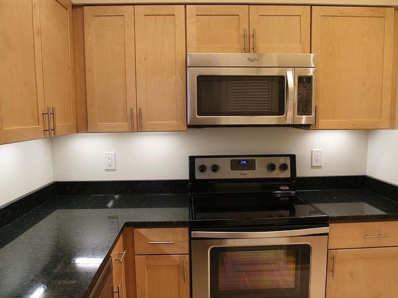 5th image of 2919 Woodley St #C