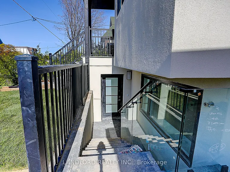 71 Livingstone Ave #LOWER — Photo 5