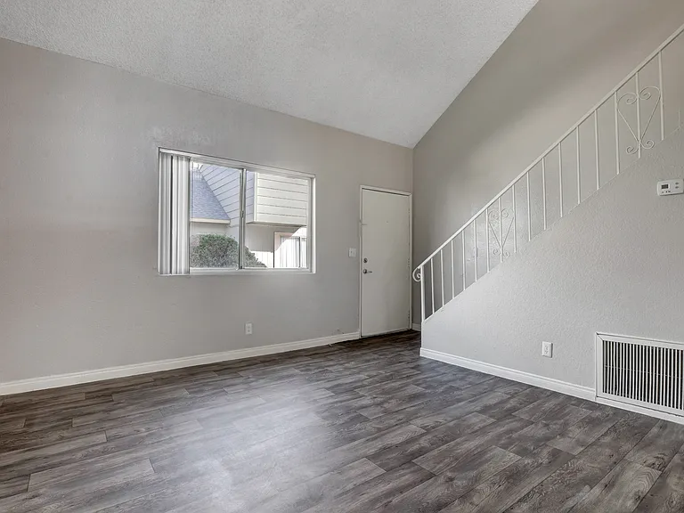 Green Tree Apartments — Photo 37