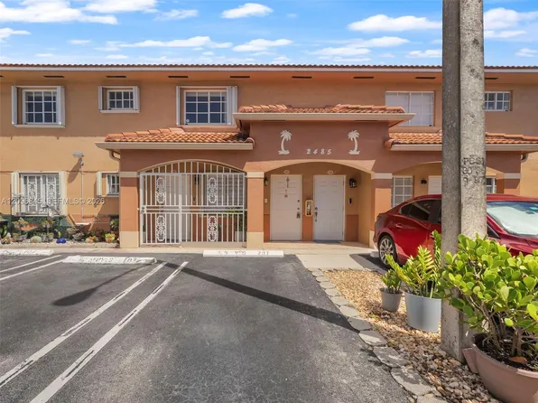 2485 W 76th St APT 207, Hialeah, FL 33016
