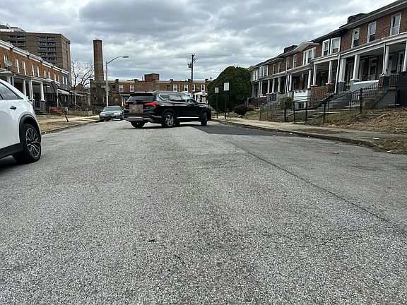 5th image of 3028 Harlem Ave