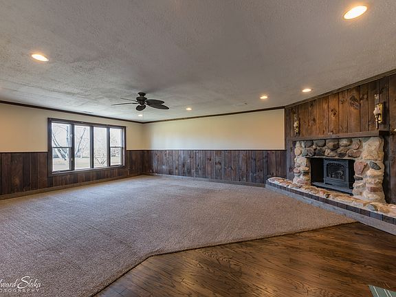 5th image of 3214 Elaine Dr