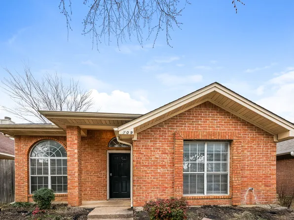 709 Greenridge Dr, Arlington, TX 76017