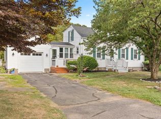 13 Oak Grove St, Manchester, CT 06040