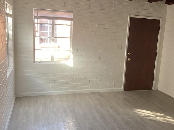 2nd image of 2511 E Blacklidge Dr