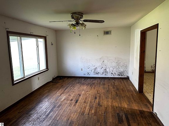 2nd image of 8753 N Chippewa Rd
